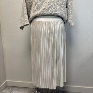Everyday Jones by Madeline Jones Metallic Pleated Skirt - Size 22